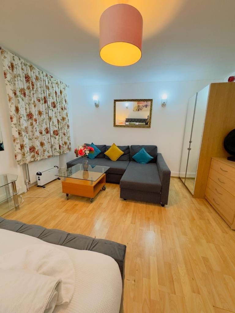 Bright Budget Studio Apartment In Central لندن المظهر الخارجي الصورة